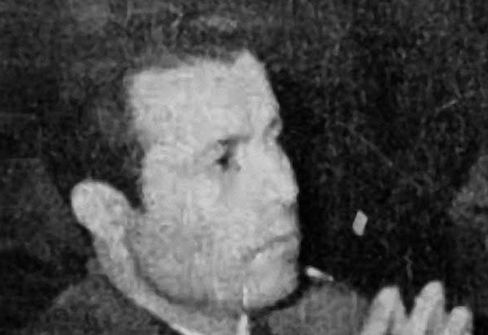 محاكمة ضباط سابقين أم محاكمة عهدين سابقين؟
